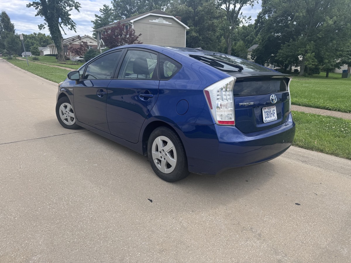 2011 TOYOTA Prius